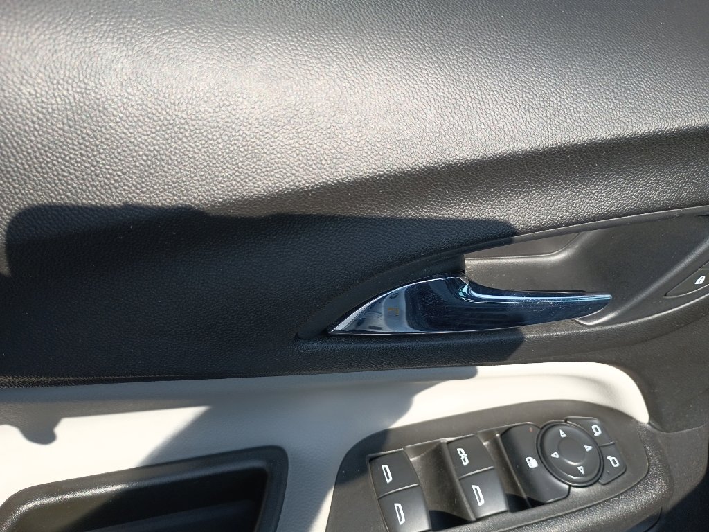 Used 2020 Chevrolet Equinox LS w/ LS Convenience Package image 14