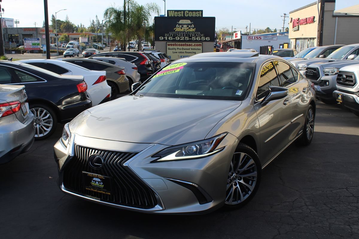 Used 2019 Lexus ES 300h w/ Premium Package FWD image 44