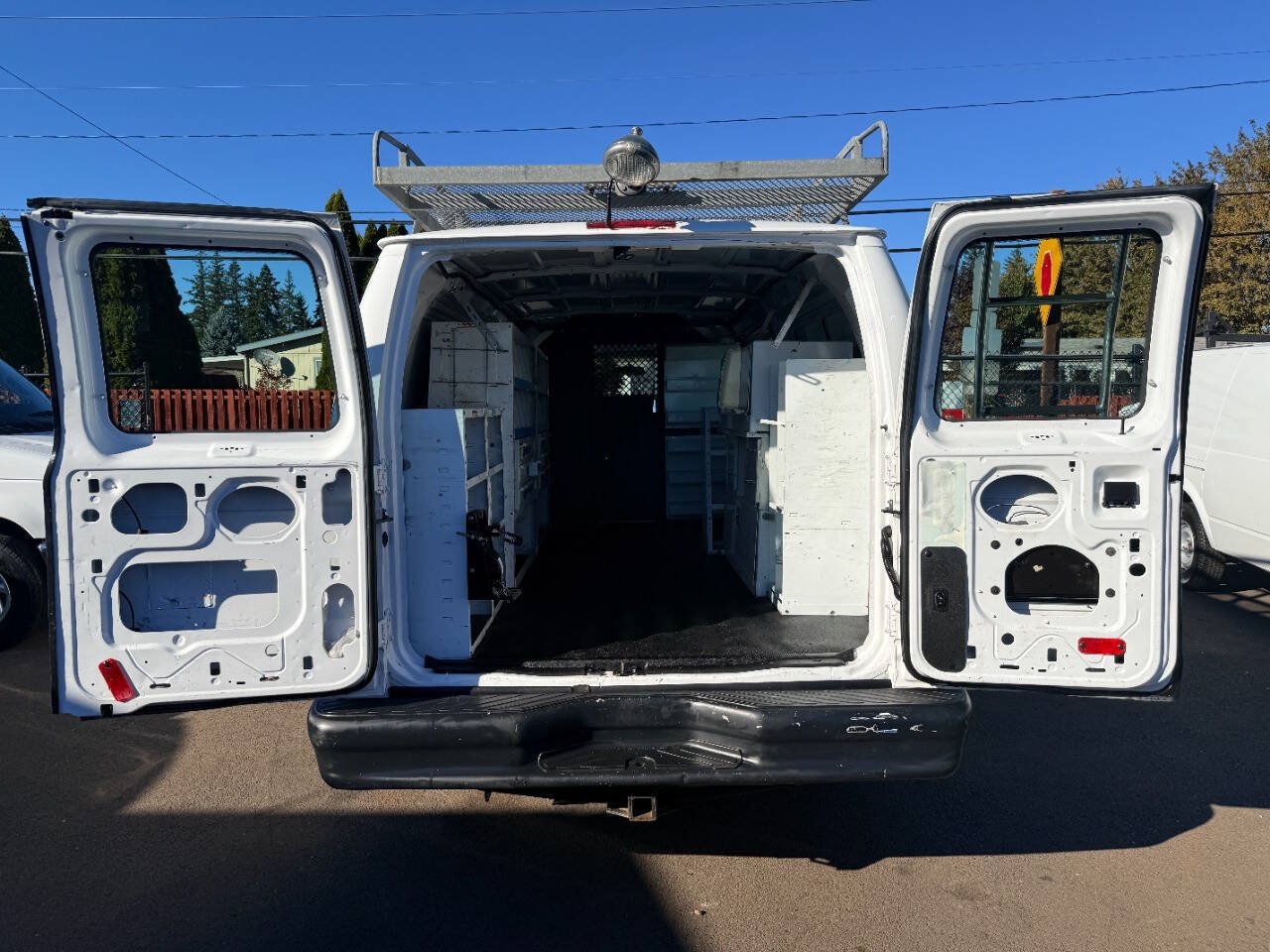 Used 2014 Ford E-350 and Econoline 350 Extended Super Duty w/ Power Group RWD image 8