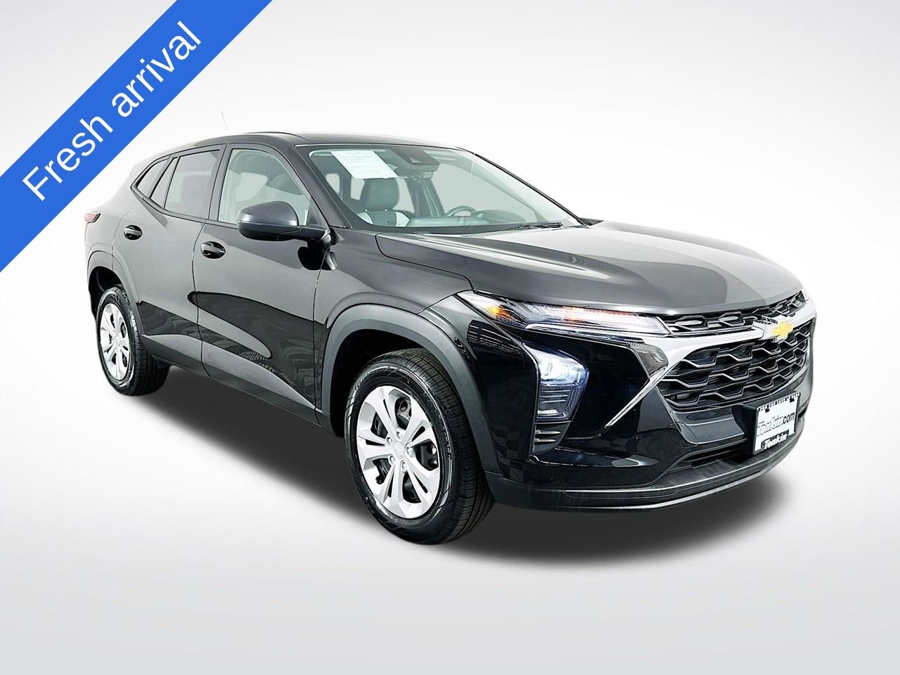 Used 2024 Chevrolet Trax LS FWD image 1