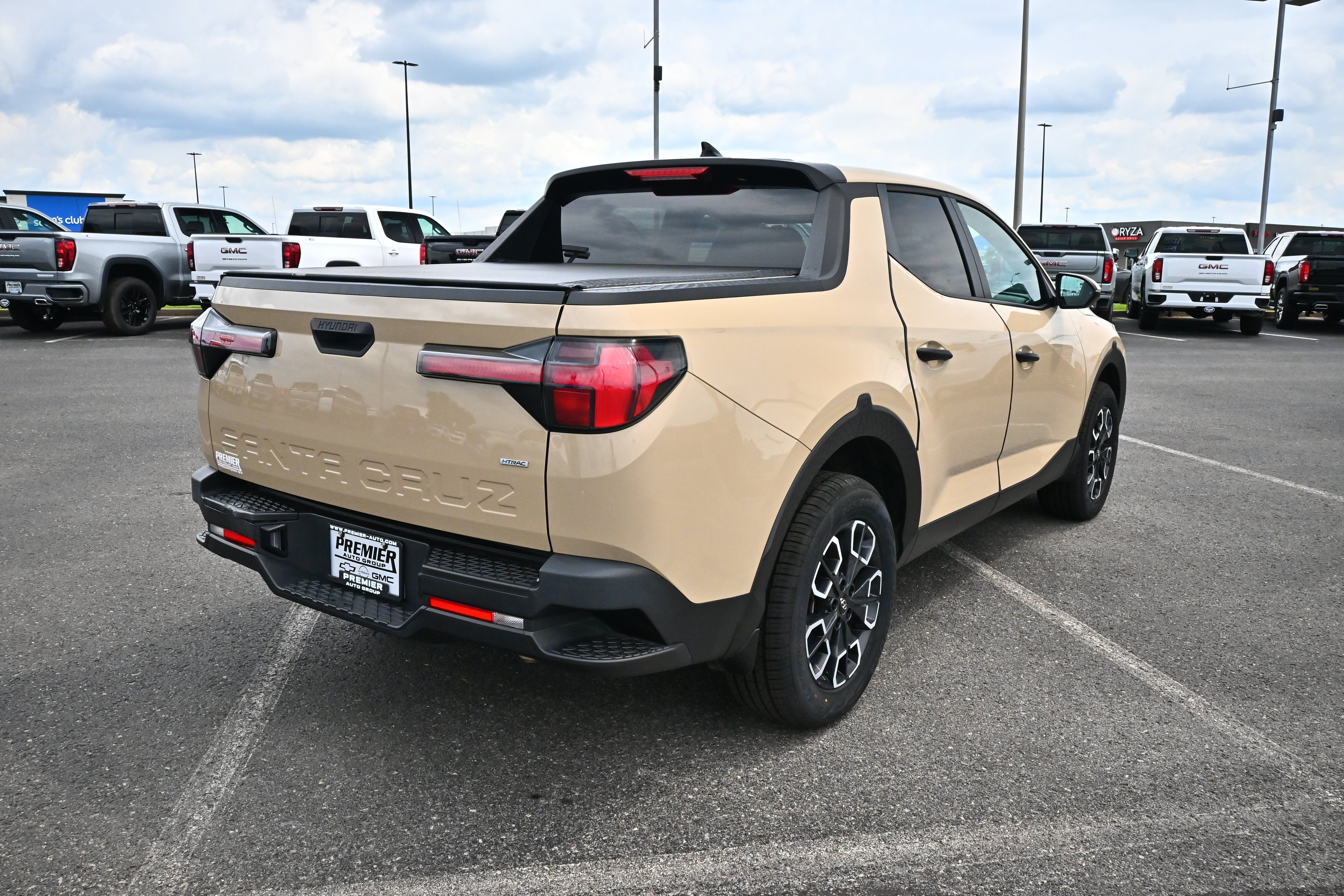 Used 2023 Hyundai Santa Cruz SEL AWD/4WD image 8