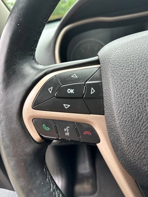 Used 2014 Jeep Cherokee Limited w/ Technology Group FWD image 35