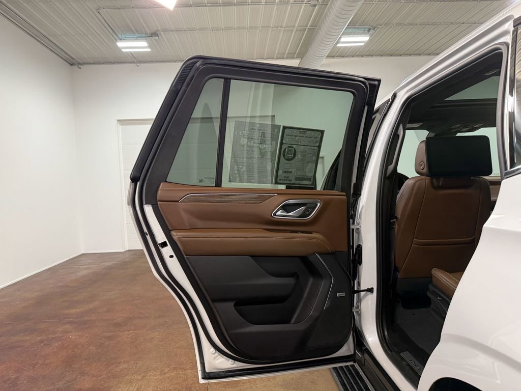 Used 2023 Chevrolet Tahoe High Country AWD/4WD image 46