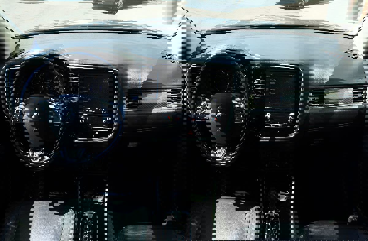 Used 2020 Mitsubishi Outlander SE image 35