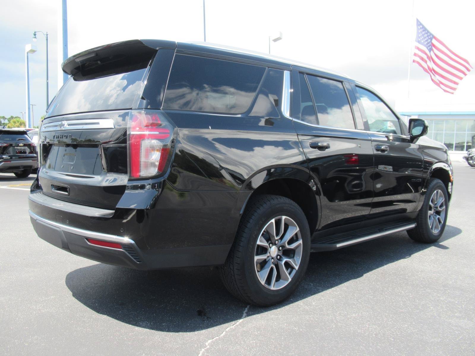 Certified 2024 Chevrolet Tahoe LS w/ Driver Alert Package RWD image 5