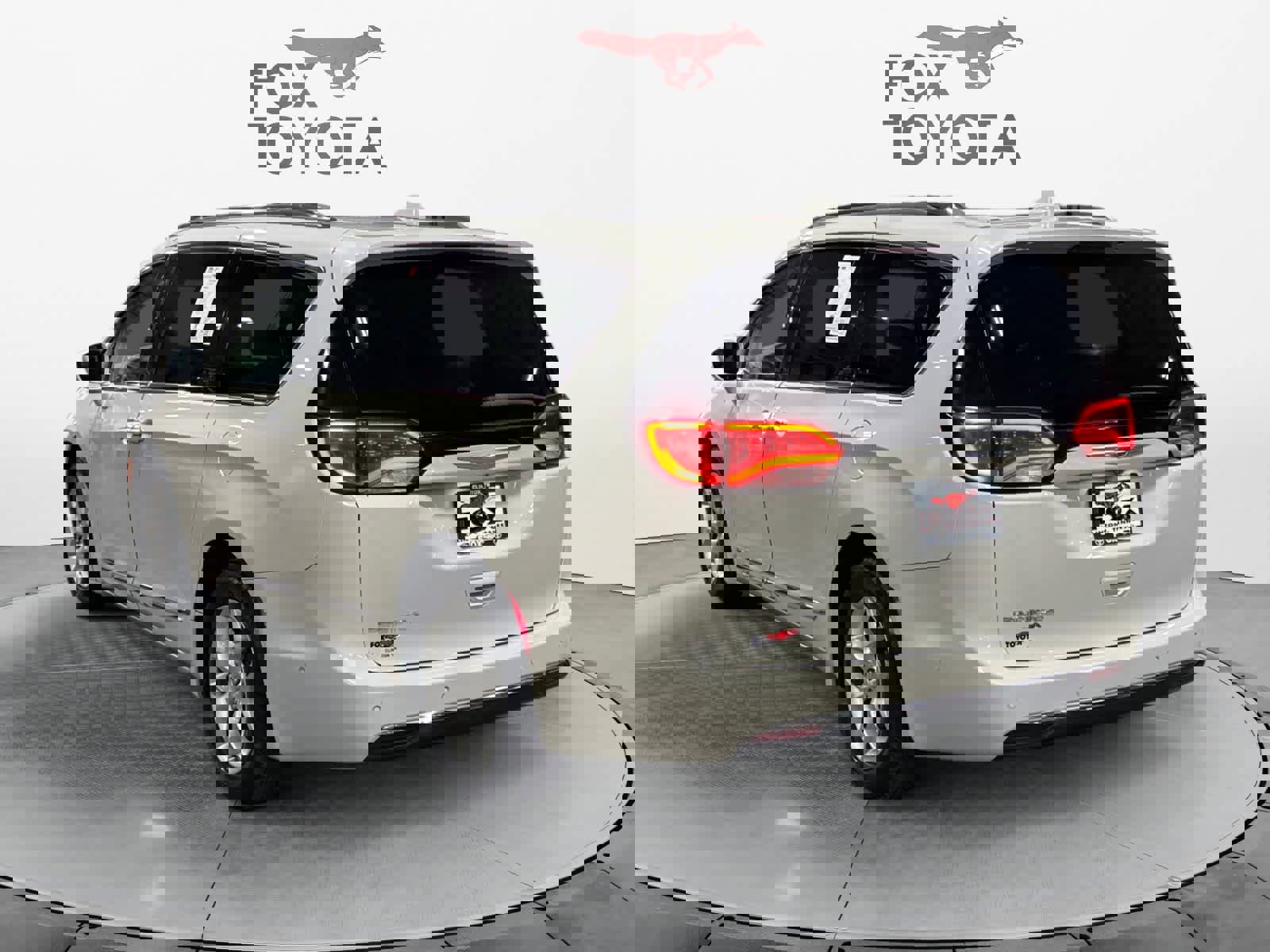 Used 2019 Chrysler Pacifica Touring-L Plus w/ Advanced Safetytec Group image 3