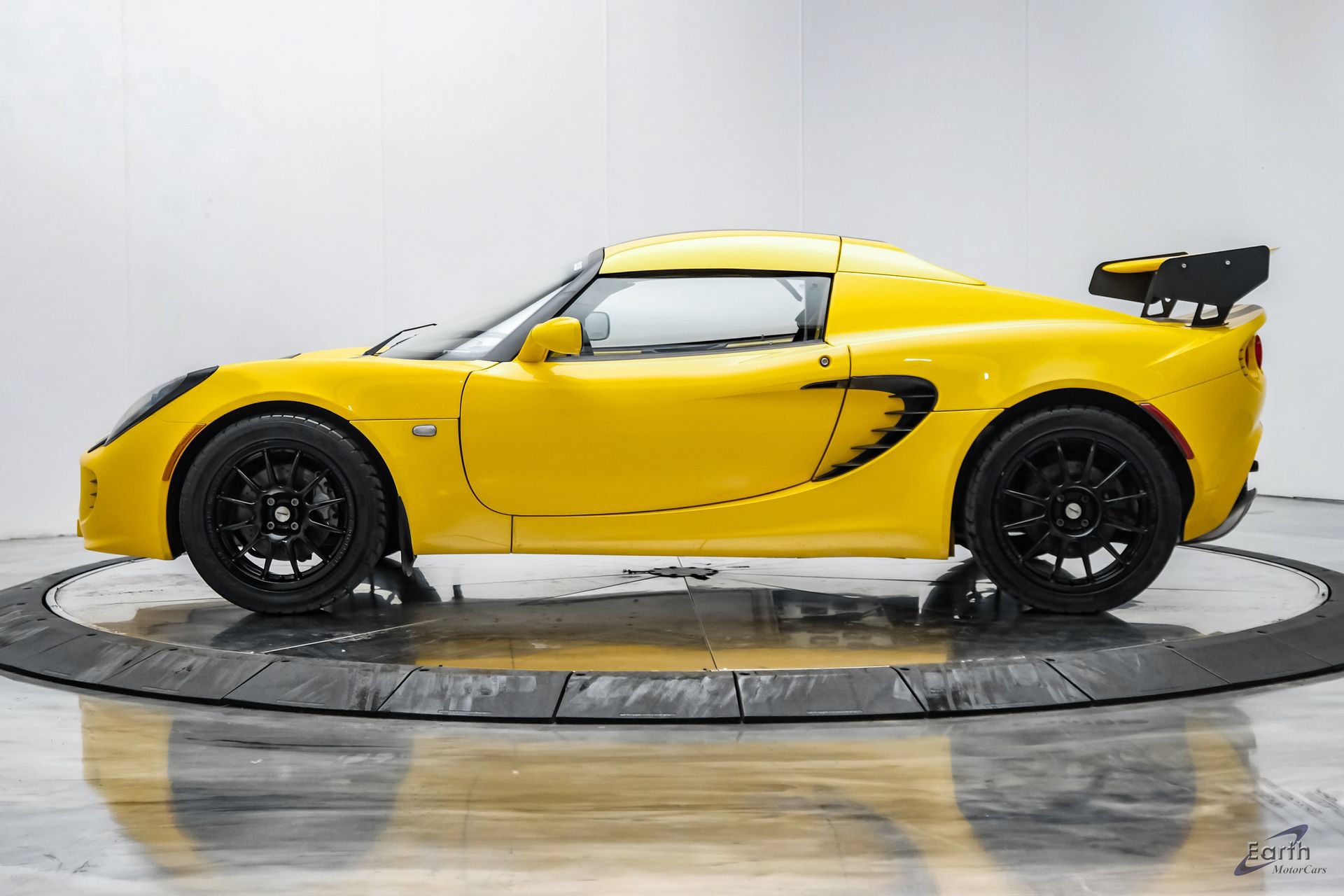 Used 2005 Lotus Elise RWD image 9