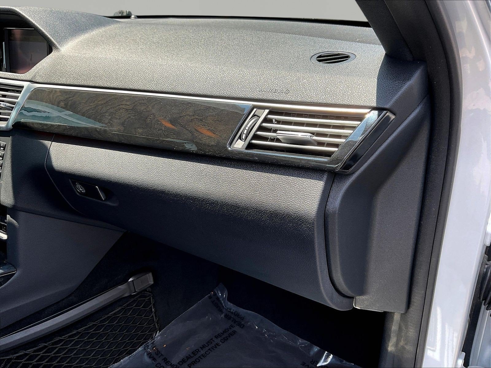 Used 2010 Mercedes-Benz E 350 4MATIC Sedan image 26