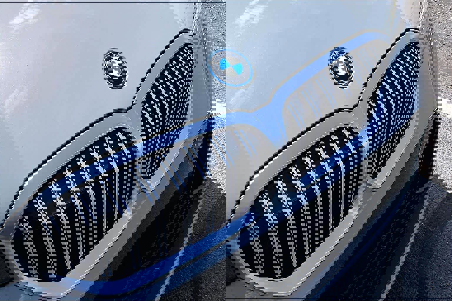 Used 2023 BMW 330e w/ M Sport Package image 29