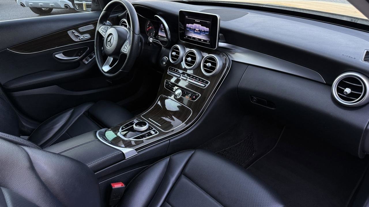 Used 2017 Mercedes-Benz C 300 4MATIC Sedan image 45