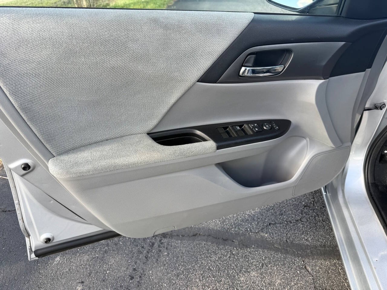 Used 2013 Honda Accord LX image 10