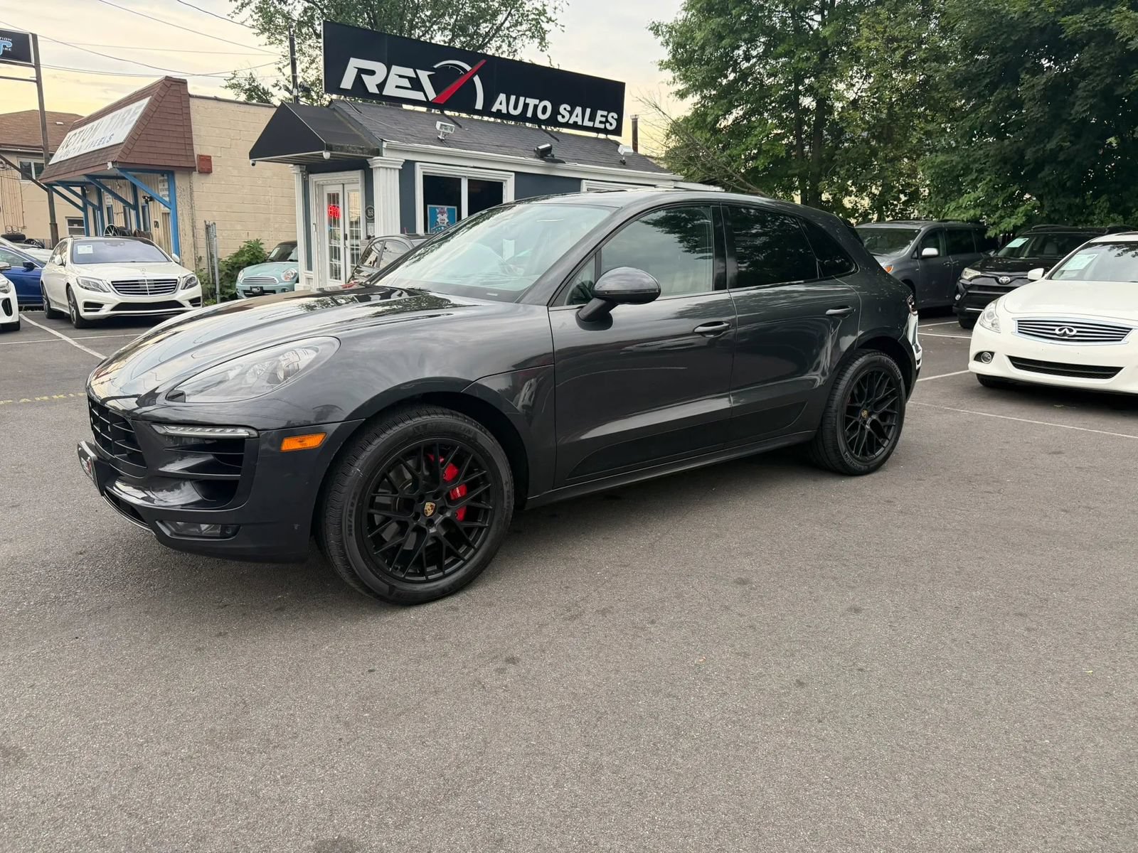 Used 2017 Porsche Macan GTS AWD/4WD image 1