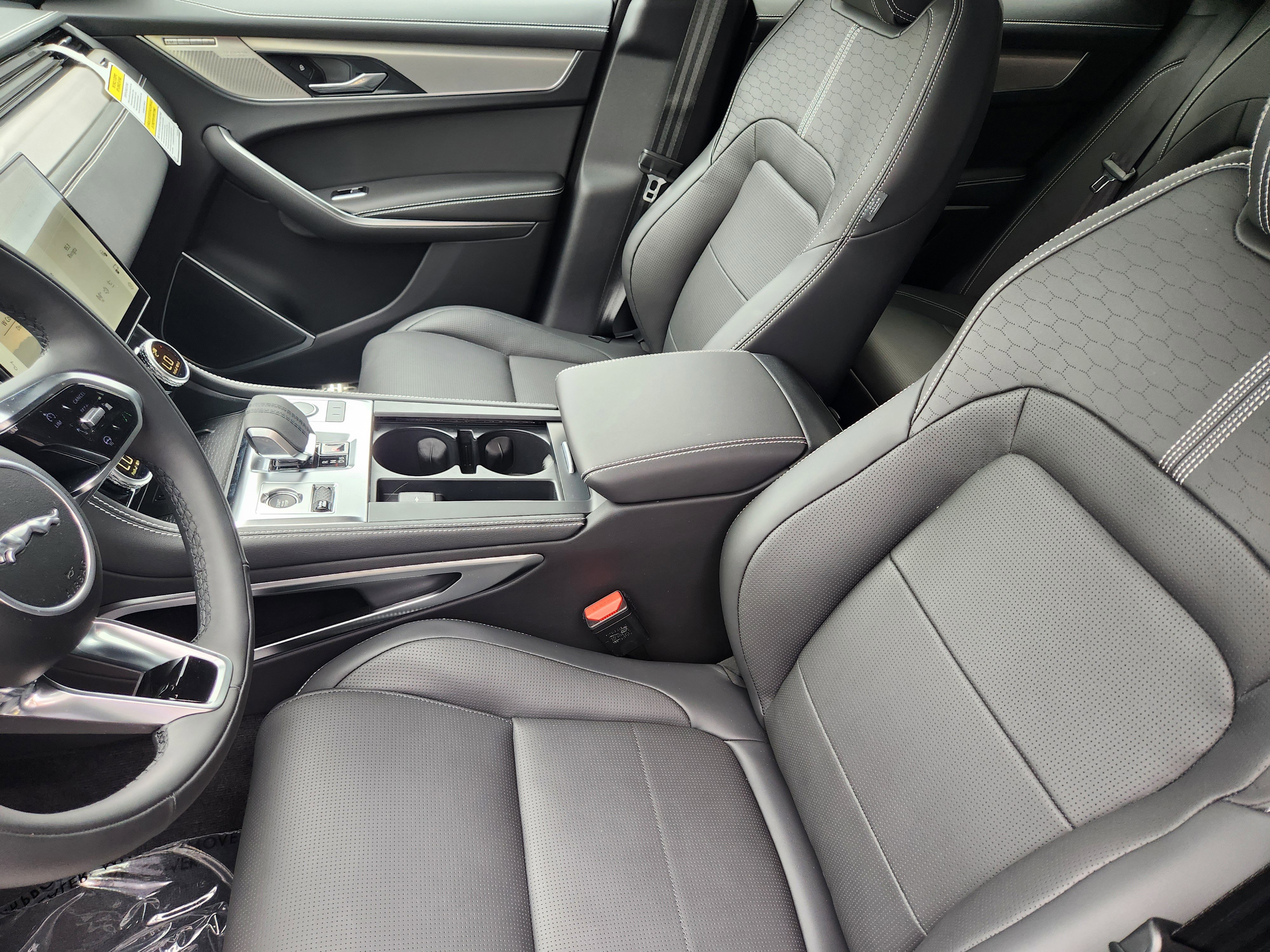 New 2026 Jaguar F-PACE R-Dynamic S image 15