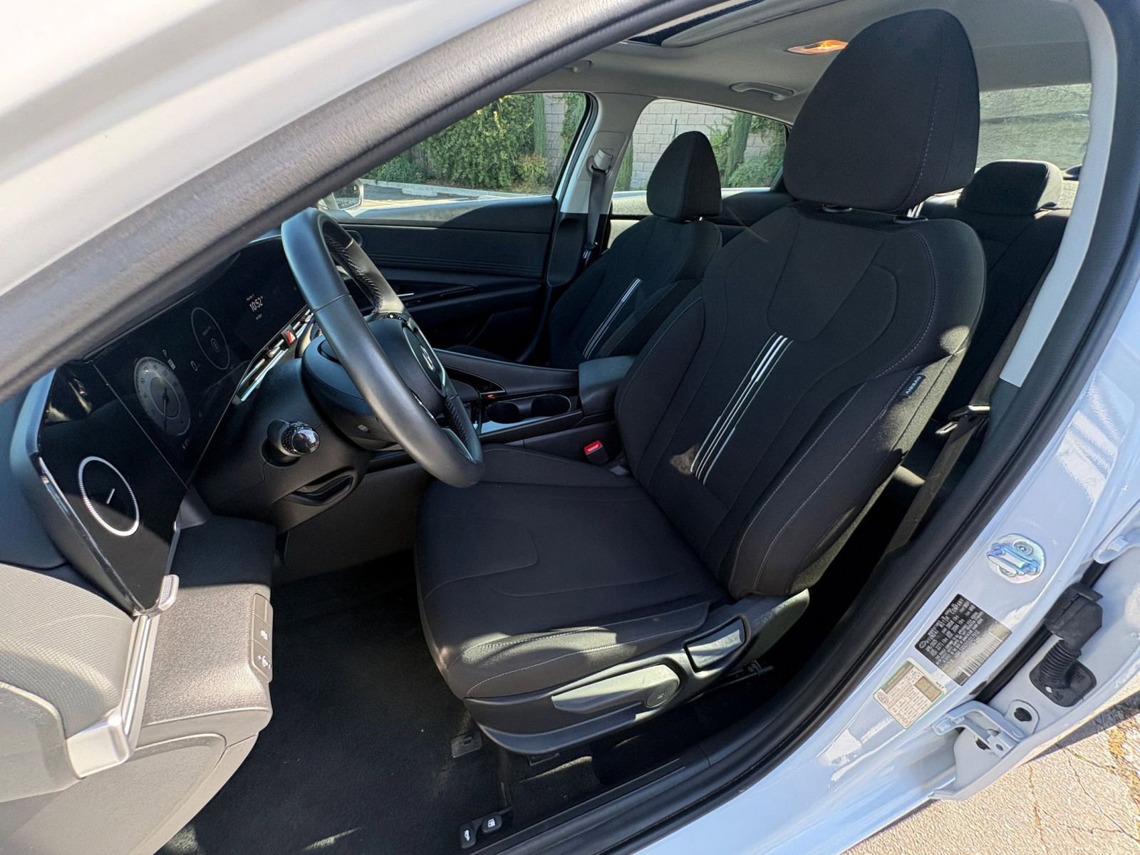 Used 2025 Hyundai Elantra SEL FWD image 37