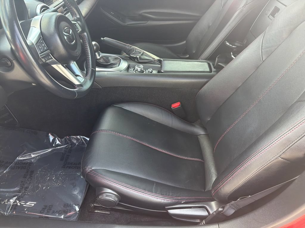 Used 2018 MAZDA MX-5 Miata RF Grand Touring RWD image 14