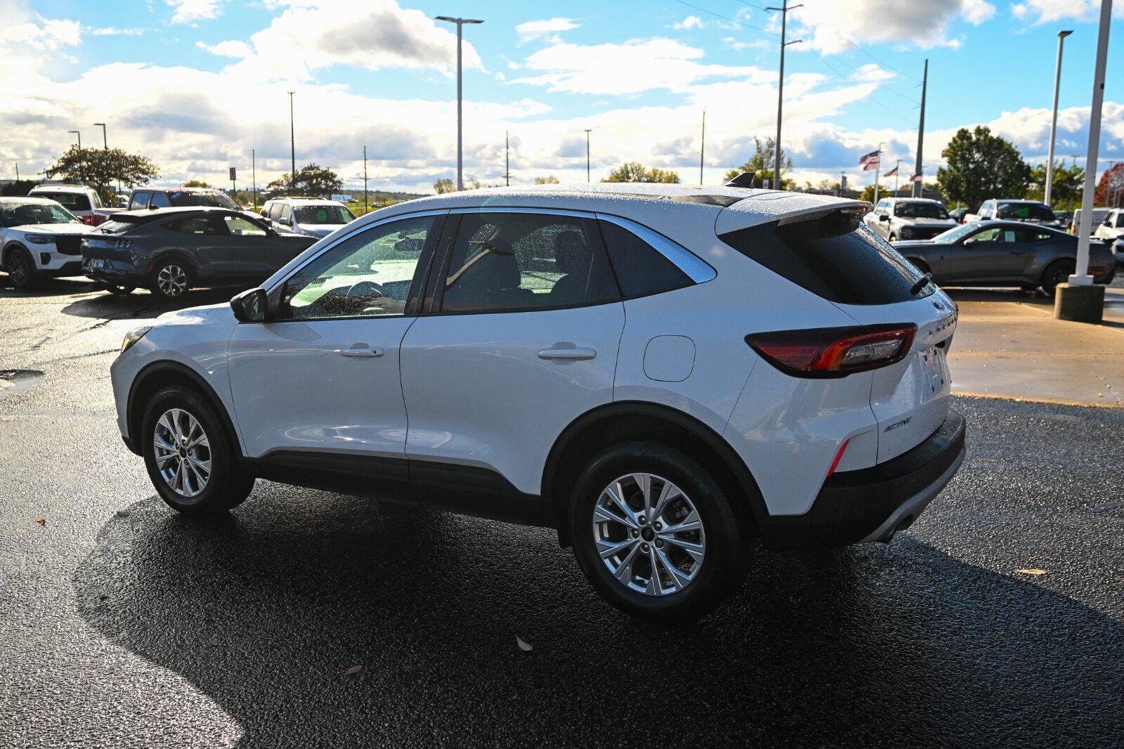 Used 2024 Ford Escape Active w/ Tech Pack #1 AWD/4WD image 7