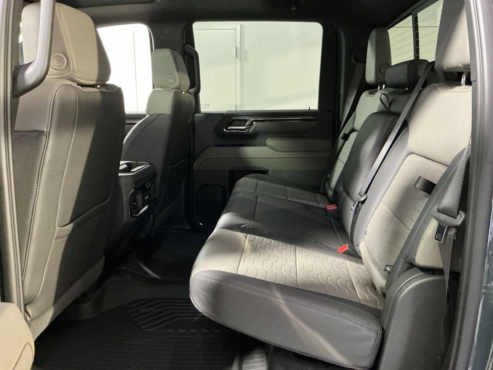 New 2026 Chevrolet Silverado 2500 ZR2 w/ ZR2 Bison Edition image 31