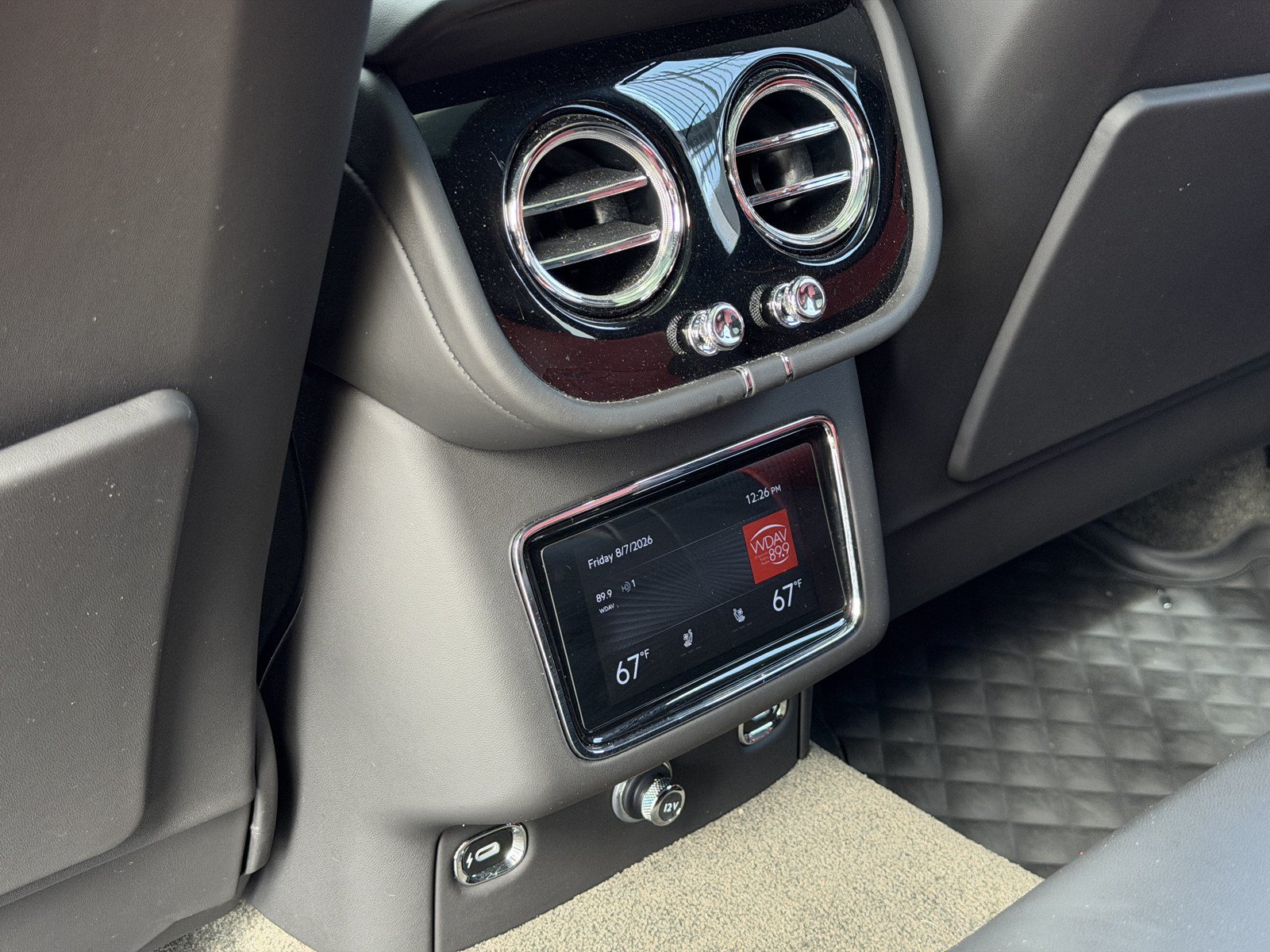 Certified 2023 Bentley Bentayga AWD/4WD image 34