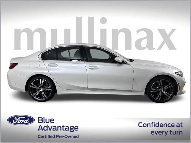 Used 2024 BMW 330i Sedan w/ Premium Package image 4