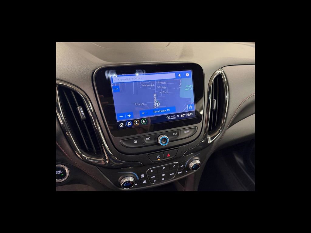 Used 2022 Chevrolet Equinox RS w/ Infotainment Package image 22