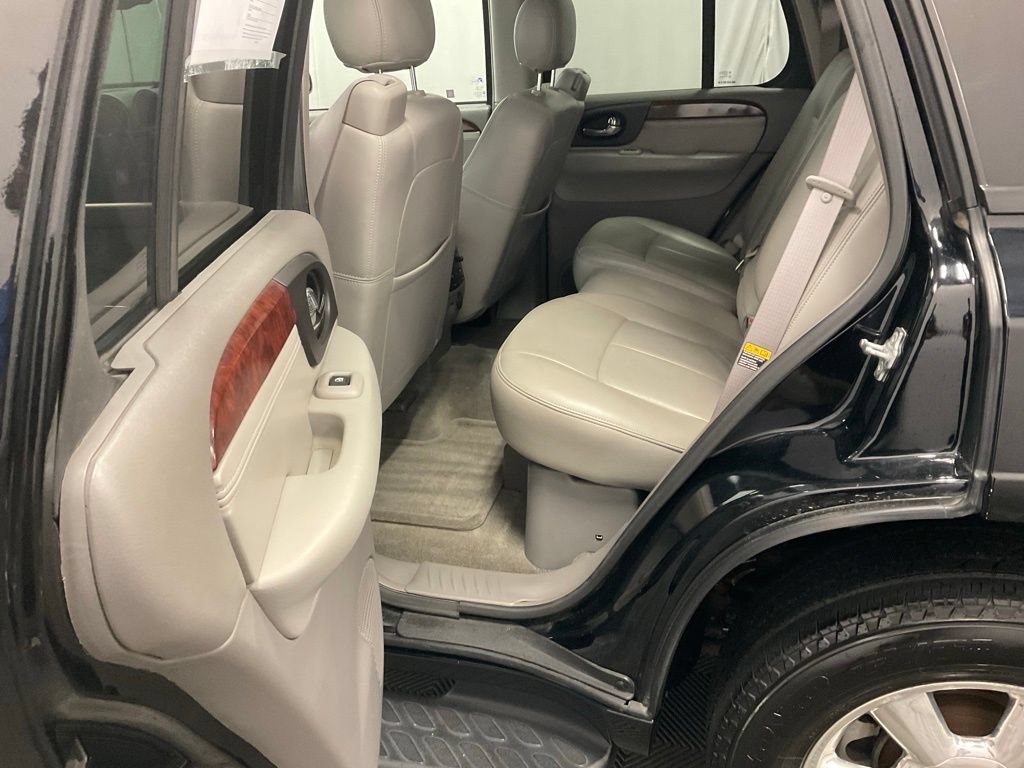Used 2005 GMC Envoy SLT AWD/4WD image 25