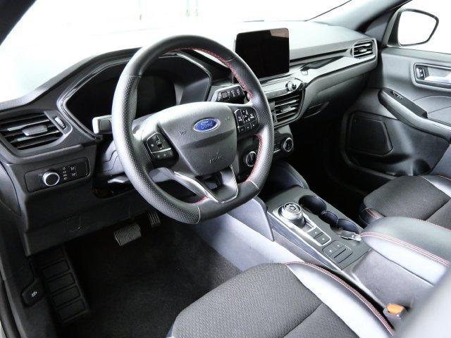 Certified 2025 Ford Escape ST-Line AWD/4WD image 3