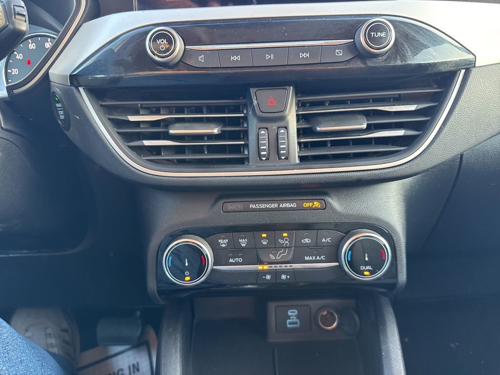 Used 2022 Ford Escape SE image 26