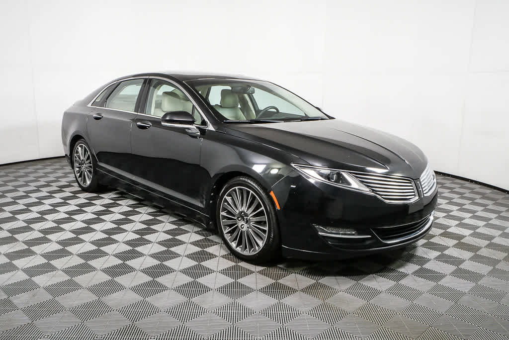 Used 2013 Lincoln MKZ FWD image 1