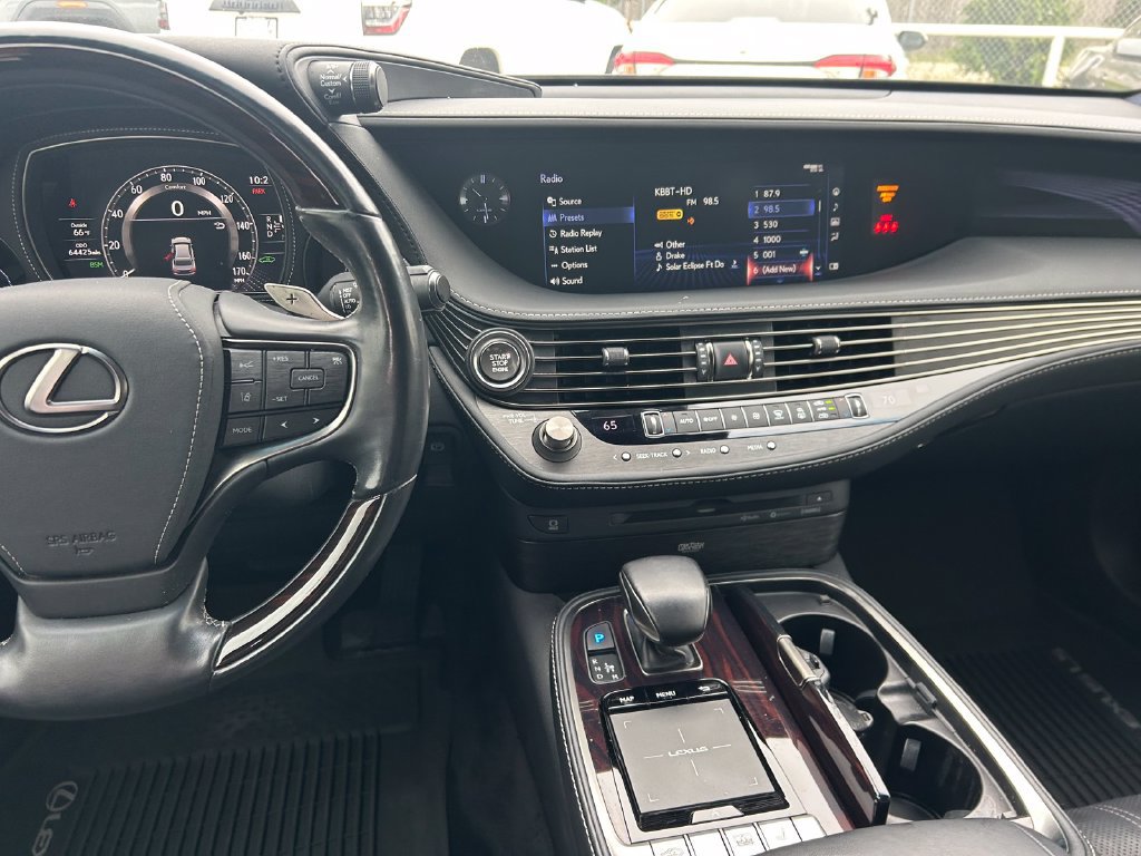 Used 2020 Lexus LS 500 w/ Interior Upgrade Package RWD image 17