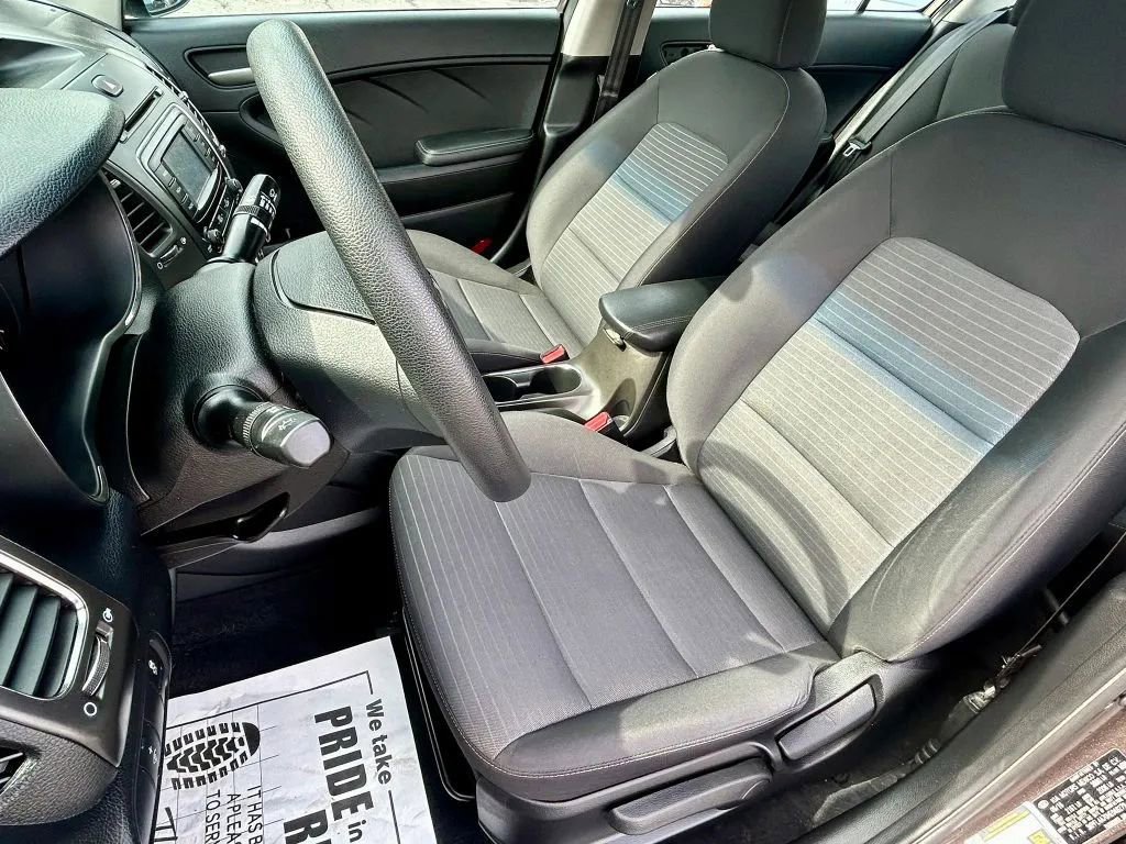 Used 2017 Kia Forte LX w/ LX Popular Package image 11