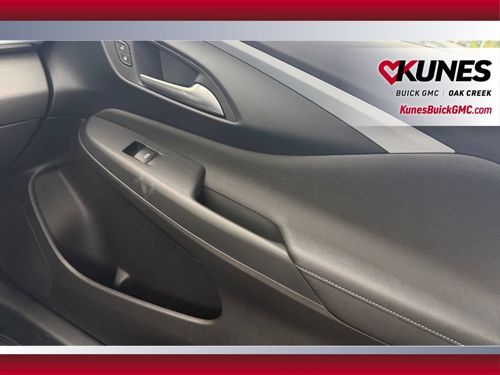 Used 2025 Buick Envista Sport Touring w/ Convenience I Package FWD image 35