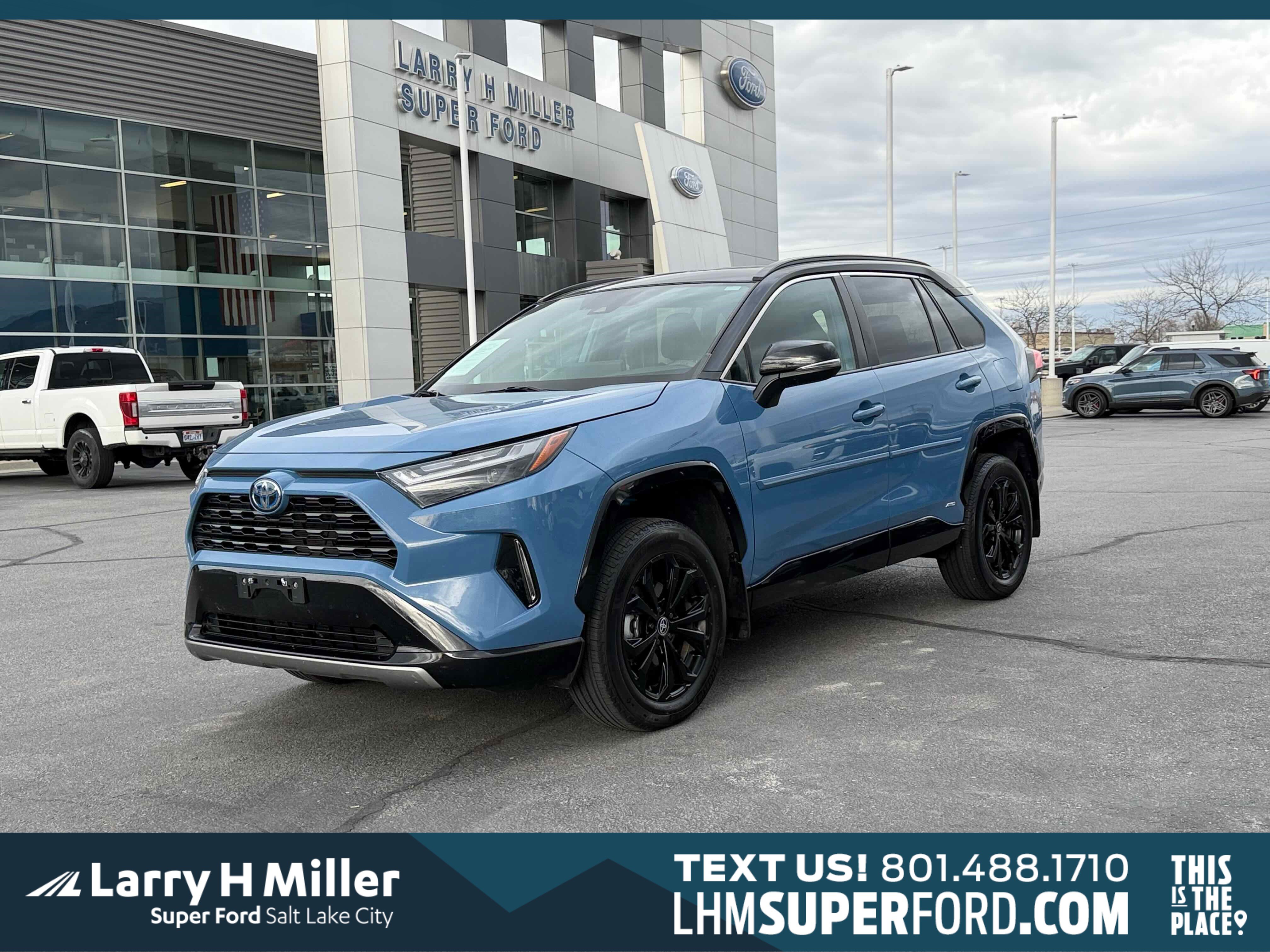 Used 2023 Toyota RAV4 XSE w/ XSE Grade Weather Package image 1