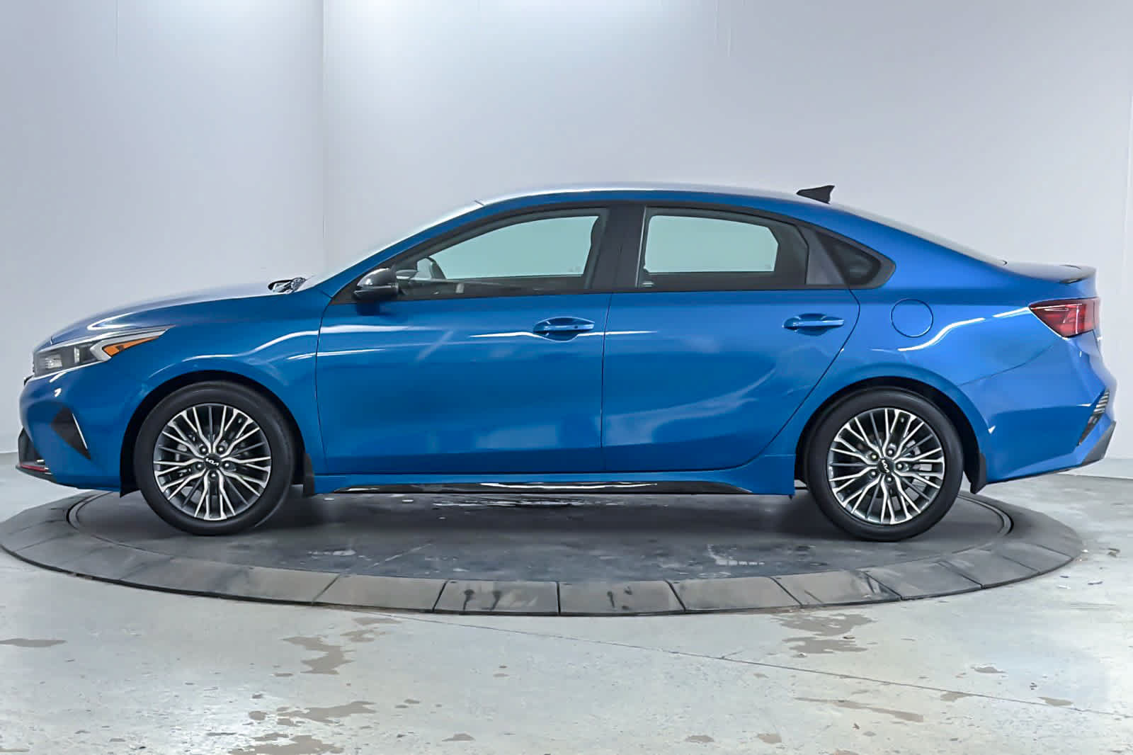 Used 2023 Kia Forte GT-Line FWD image 5