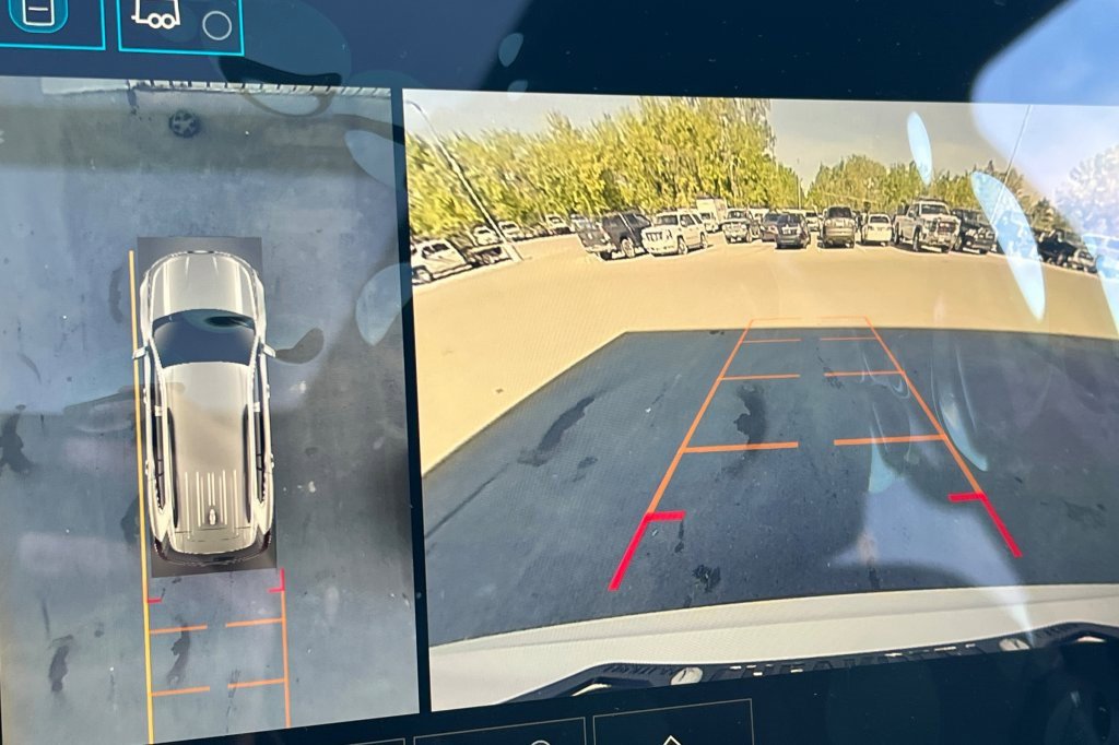 New 2026 GMC Acadia AT4 w/ Luxury Package image 18