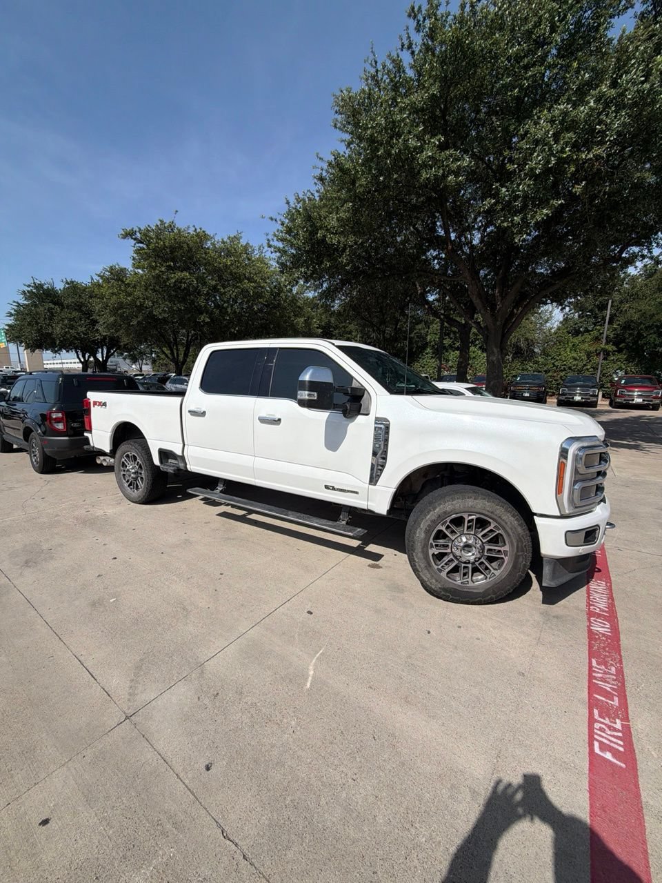 Used 2023 Ford F250 Platinum w/ FX4 Off-Road Package AWD/4WD image 4