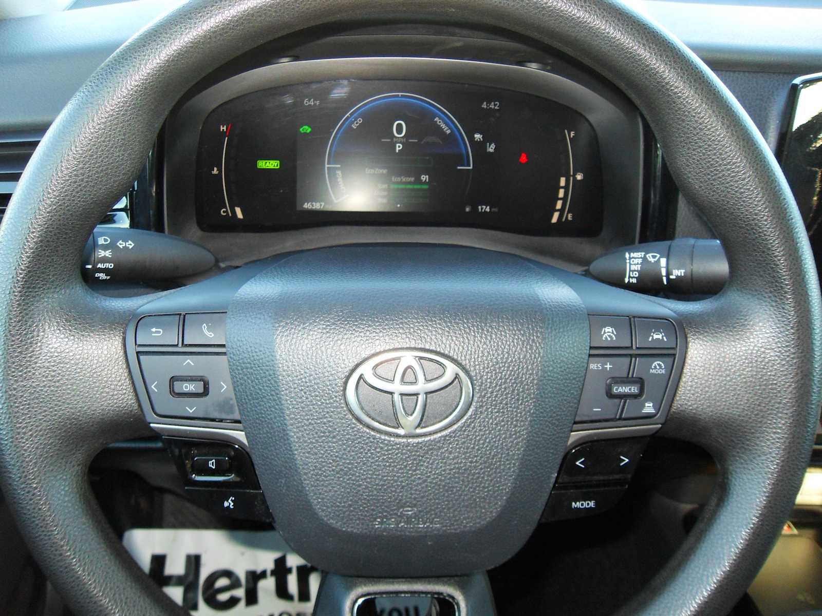 Used 2025 Toyota Camry LE image 41