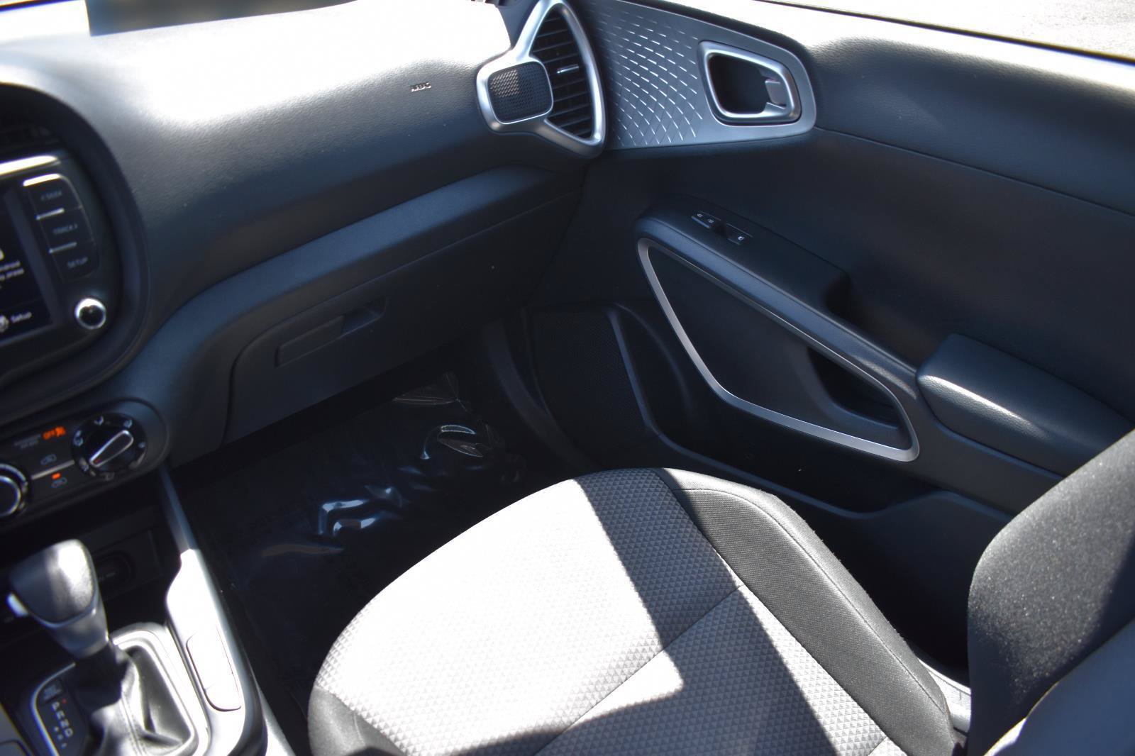 Used 2024 Kia Soul LX w/ Option Group 015 FWD image 19