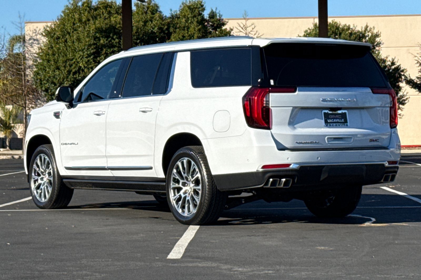 New 2026 GMC Yukon XL Denali w/ Denali Reserve Package image 7