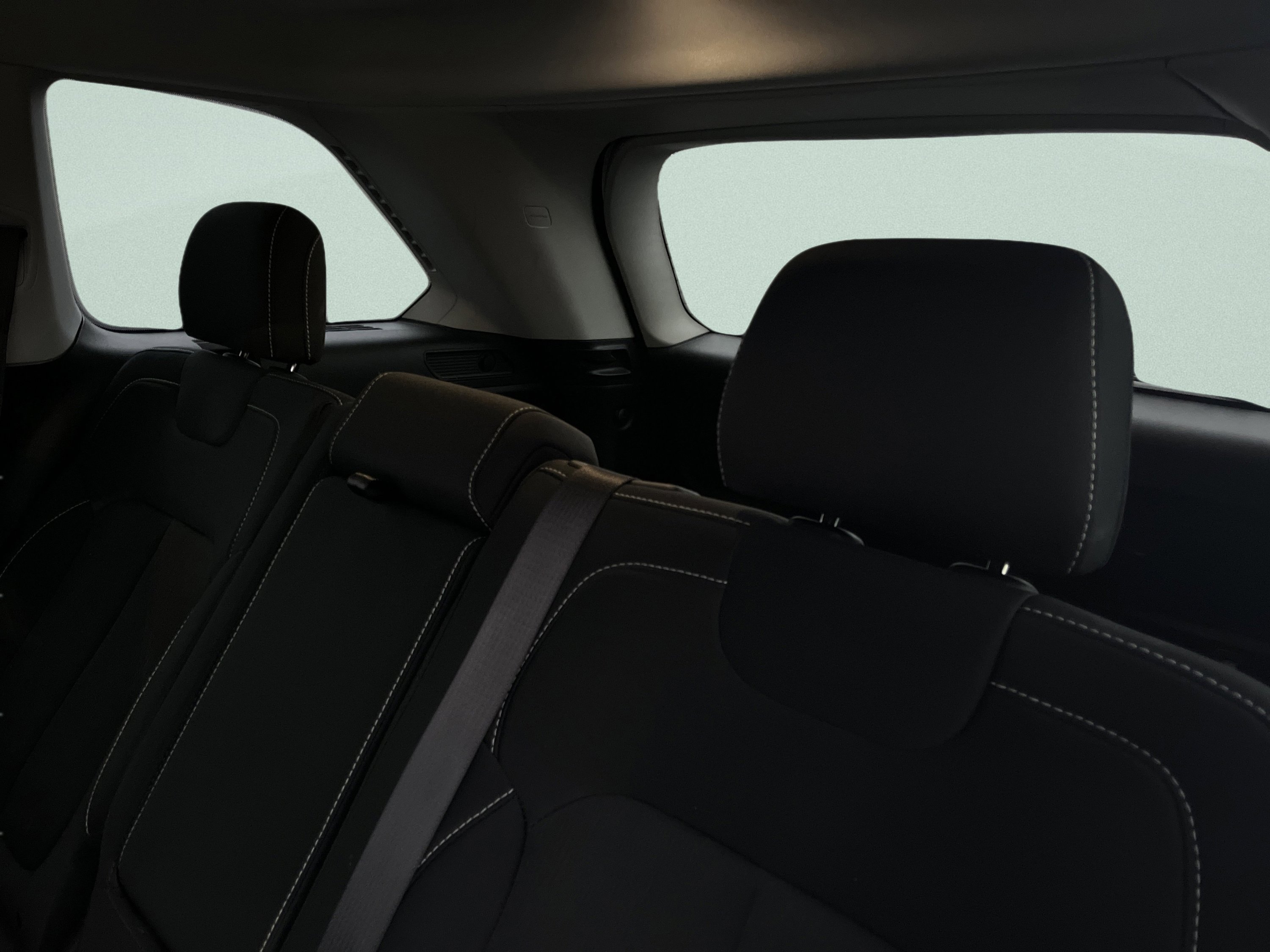 Used 2023 Jeep Grand Cherokee Laredo X image 24