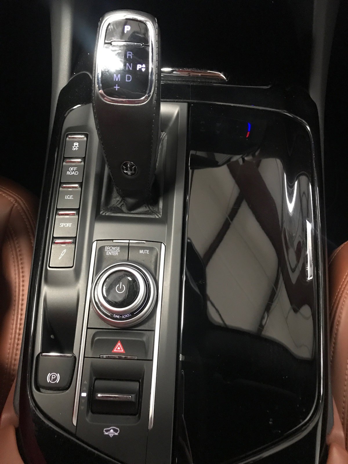 Used 2021 Maserati Levante image 20
