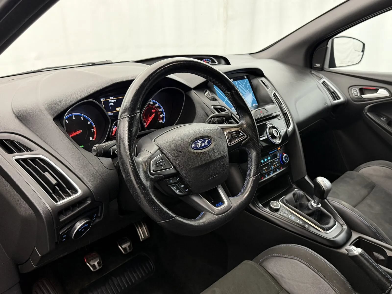 Used 2017 Ford Focus RS AWD/4WD image 11