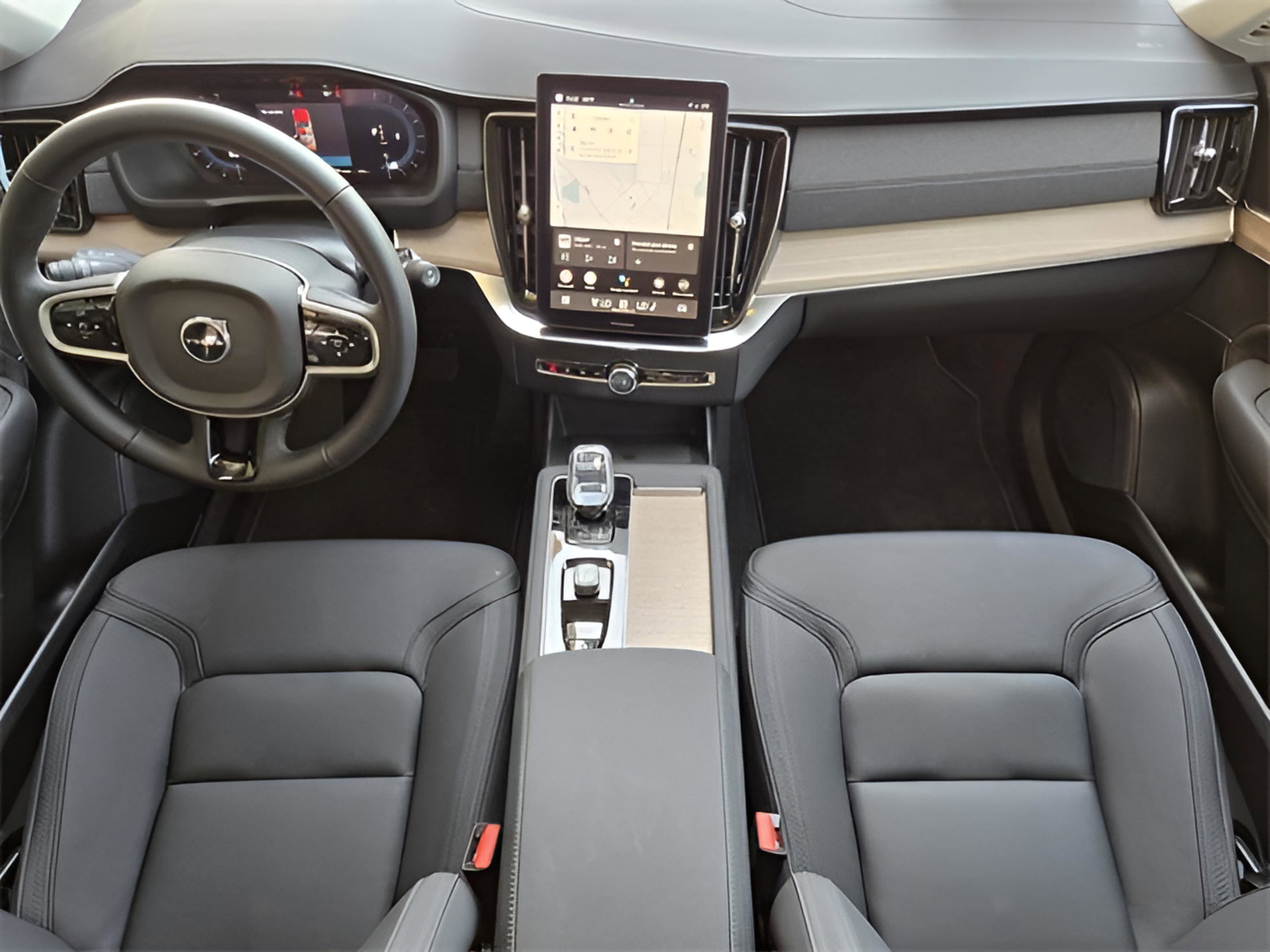 Used 2025 Volvo XC90 B6 Core w/ Protection Package image 22