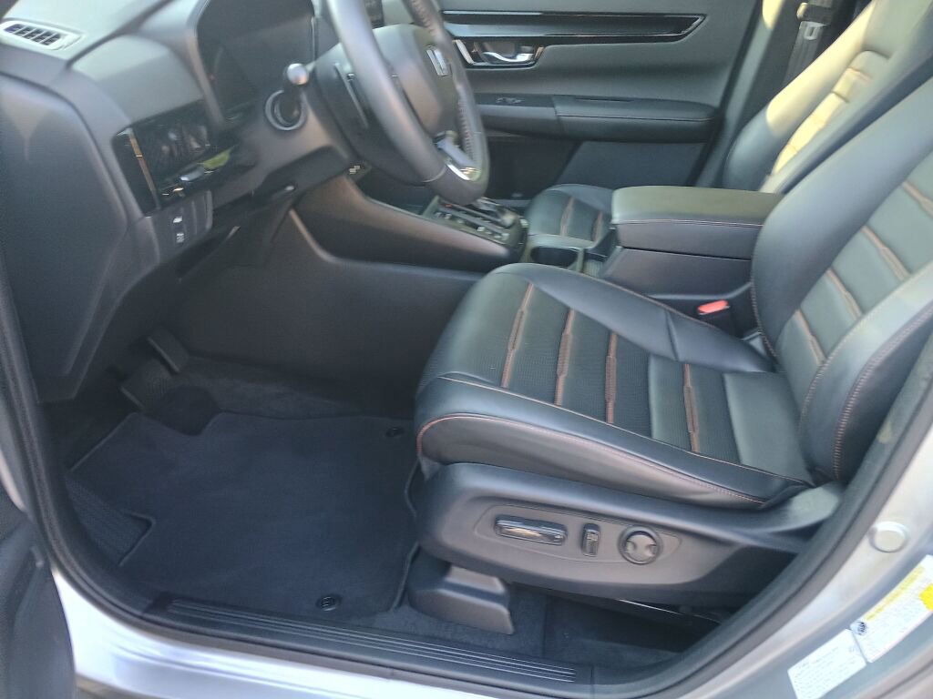 Used 2024 Honda CR-V Sport Touring image 9
