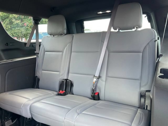 Certified 2025 Chevrolet Suburban LT w/ Comfort Package AWD/4WD image 18