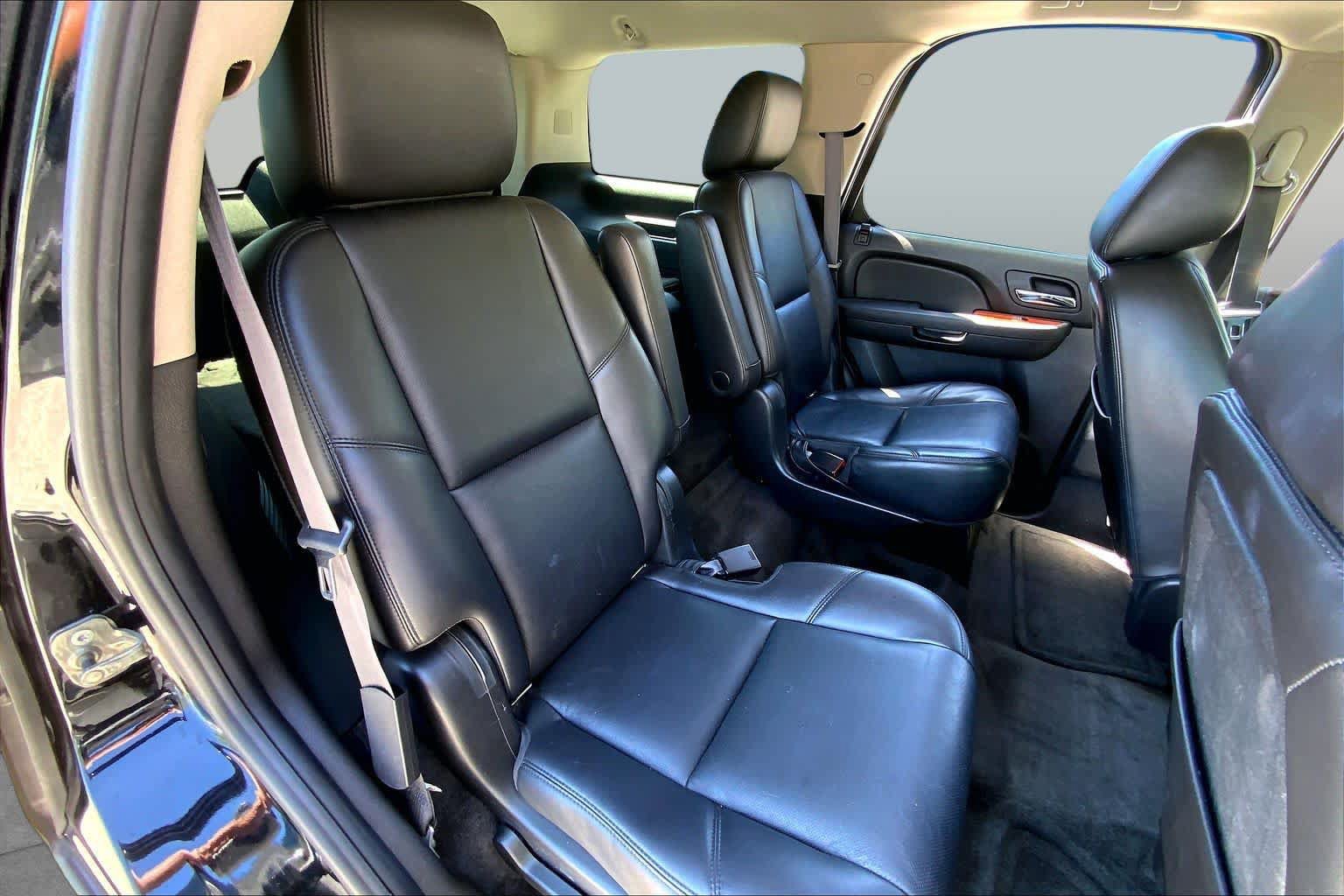 Used 2011 Chevrolet Tahoe LTZ AWD/4WD image 19