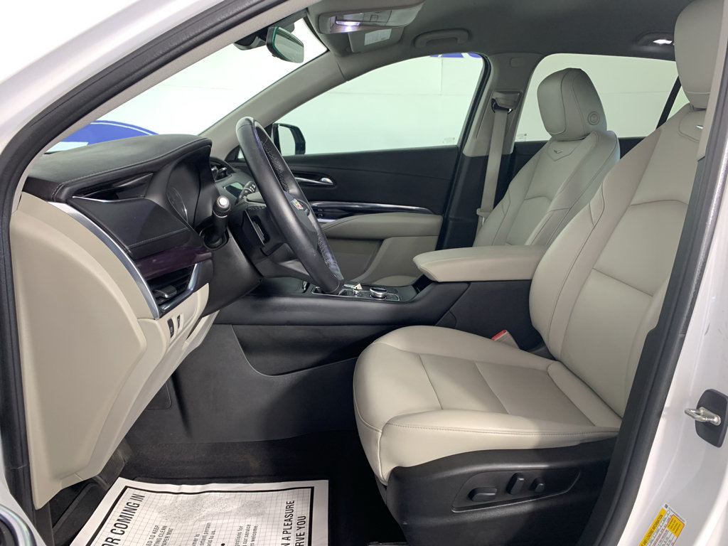 Used 2021 Cadillac XT4 Luxury w/ Cold Weather Package FWD image 15
