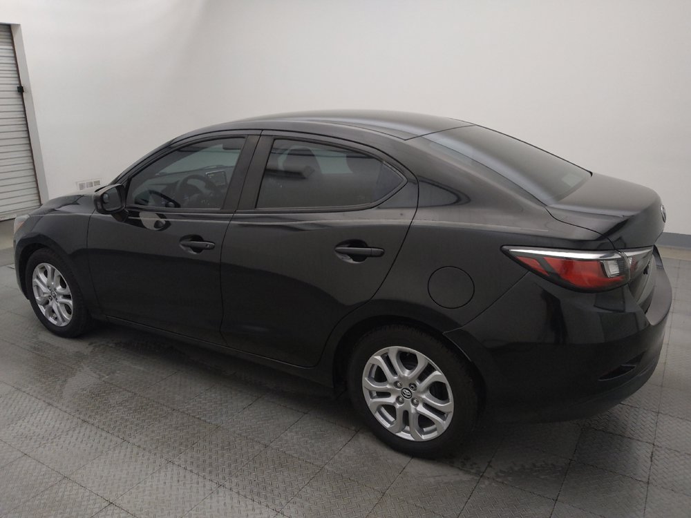 Used 2017 Toyota Yaris iA FWD image 3