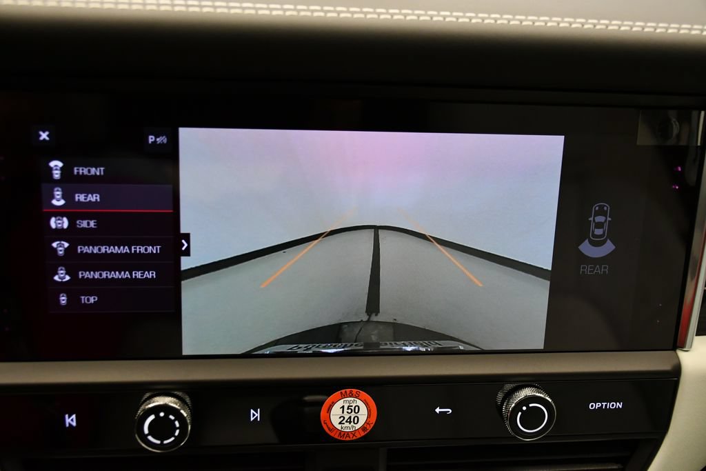 Certified 2026 Porsche Macan Turbo AWD/4WD image 32