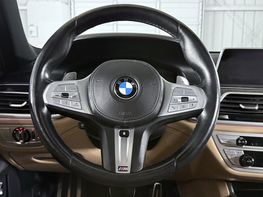 Used 2022 BMW 750i xDrive w/ Executive Package image 45