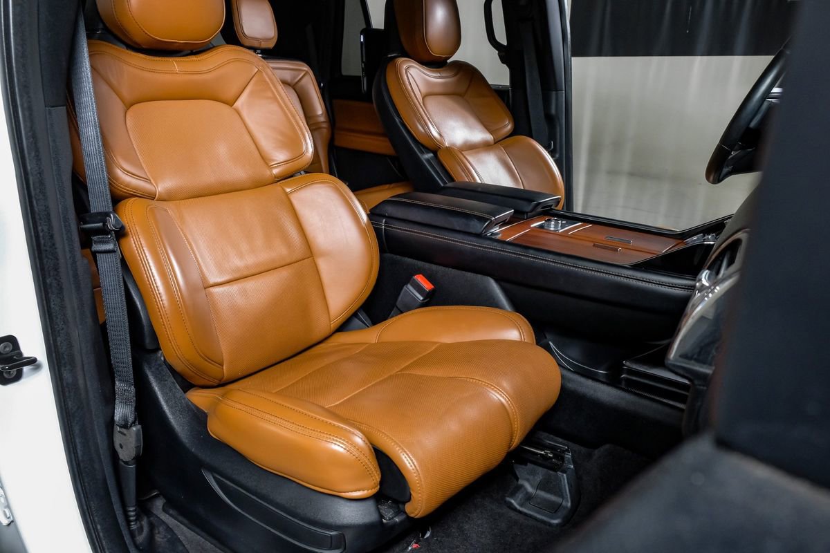 Used 2020 Lincoln Navigator L Reserve w/ Equipment Group 208A Reserve image 29